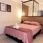 Bob Motel